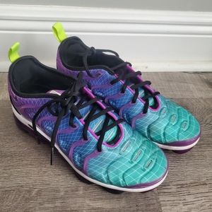Nike Air Vapor Max womens size 9. Purple teal and blue